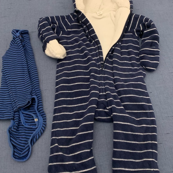 Bundle of 39 pieces of baby boy’s clothing size 12-18m and 18-24m, summer/winter - Picture 8 of 12